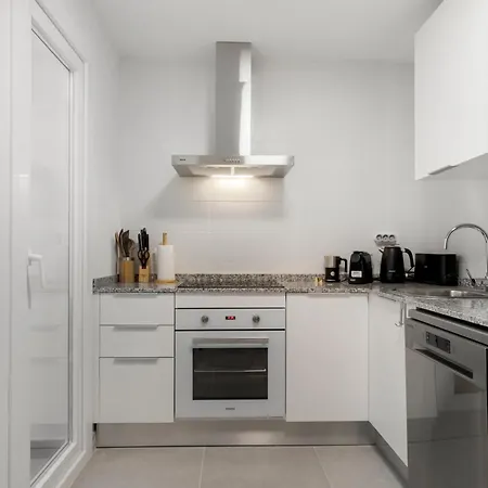Luxury Penthouse With Beautiful Rooftop At Location Apartment