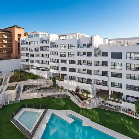 Luxury Penthouse With Beautiful Rooftop At Location Apartment *