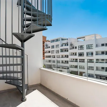 Apartment Luxury Penthouse With Beautiful Rooftop At Location *