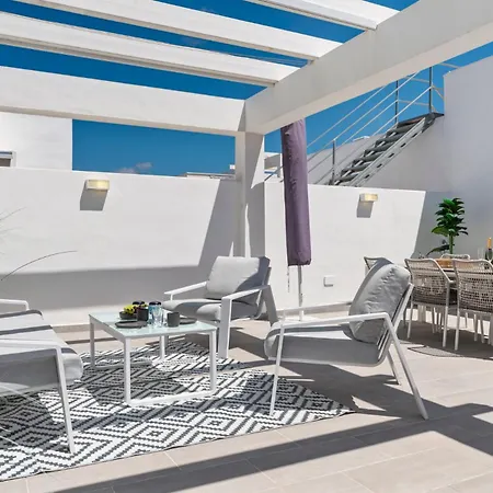 Luxury Penthouse With Beautiful Rooftop At Location * Estepona
