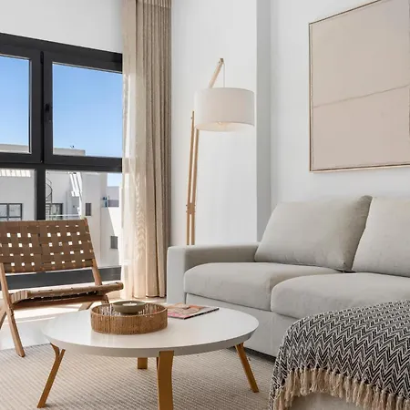 Luxury Penthouse With Beautiful Rooftop At Location Apartment *