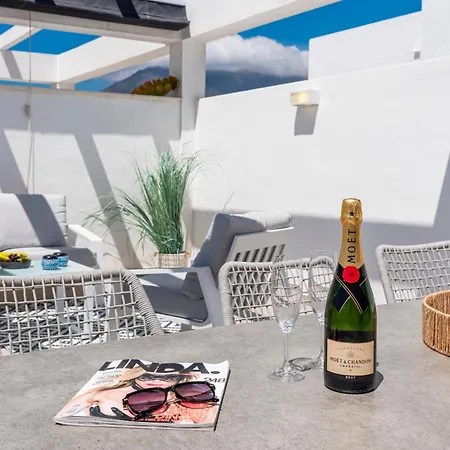 Apartment Luxury Penthouse With Beautiful Rooftop At Location *