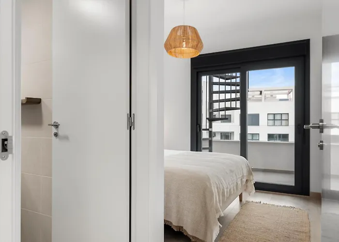 アパート Luxury Penthouse With Beautiful Rooftop At Location