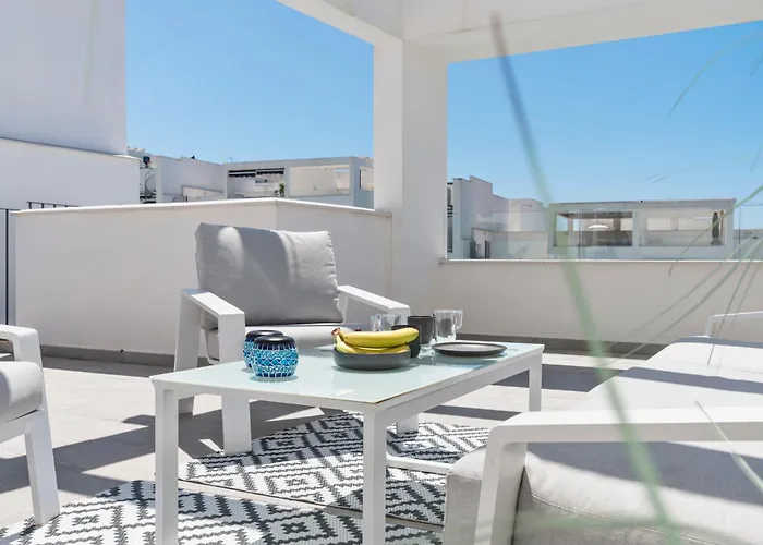 Luxury Penthouse With Beautiful Rooftop At Location 에스테포나