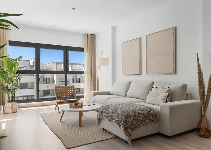 Luxury Penthouse With Beautiful Rooftop At Location