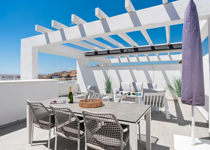 アパート Luxury Penthouse With Beautiful Rooftop At Location エステポナ