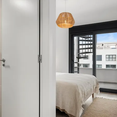 Apartamento Luxury Penthouse With Beautiful Rooftop At Location